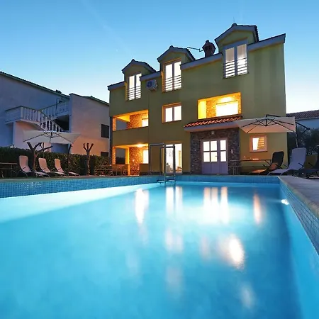 Oliva Apartment *